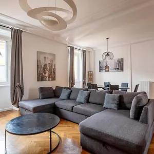 Exclusive 3 Bedrooms In Brera Milano